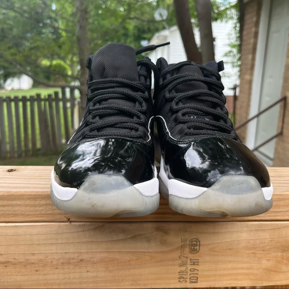 Jordan 11 space jam size 9 - Picture 2 of 8